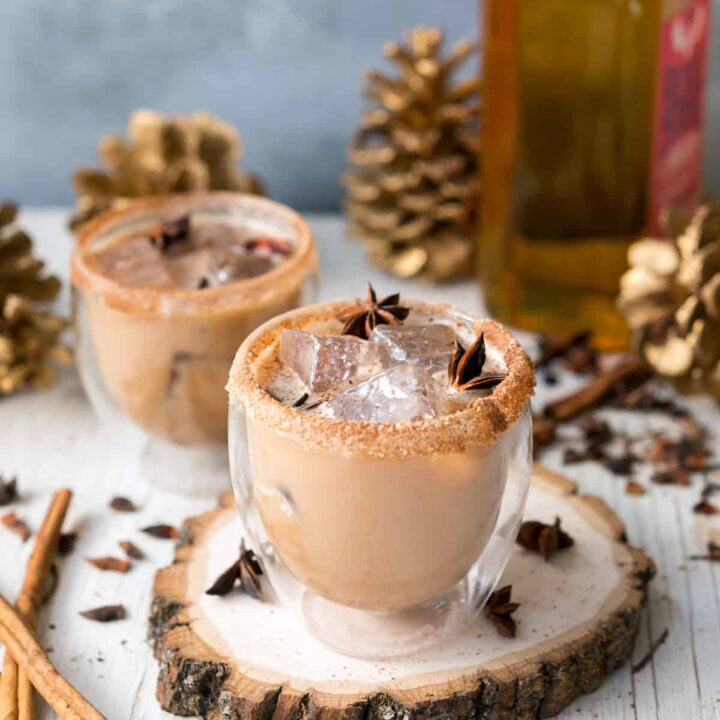 This Iced Cinnamon Whiskey Chai is spicy, cool and perfect for the holidays! Made with delicious Rebbl Ashwaganda Chai Elixir @Veganyackattack #rebbl