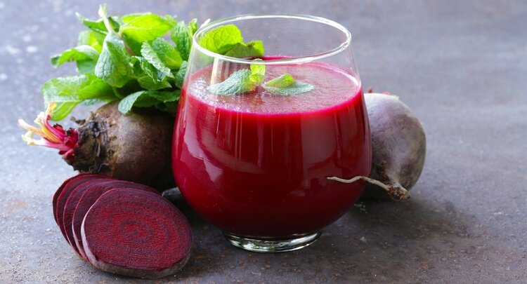 Vitamina de Beterraba com Gengibre Para Perder Peso Vitamina de Beterraba com Gengibre Para Perder Peso