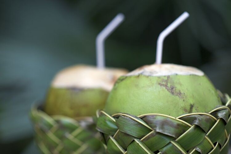 Isso e o que Acontece Quando Voce Bebe agua de Coco em Jejum | Dicas de Saúde