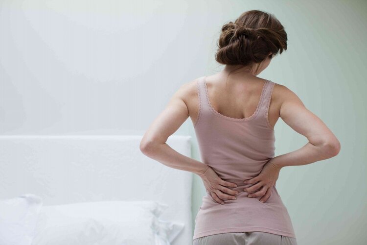 dor lombar causada por dormir na posição errada | Dicas de Saúde dor lombar causada por dormir na posição errada