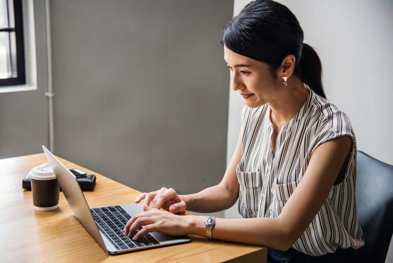 How to Become a Transcriptionist and Make $25/Hour ...