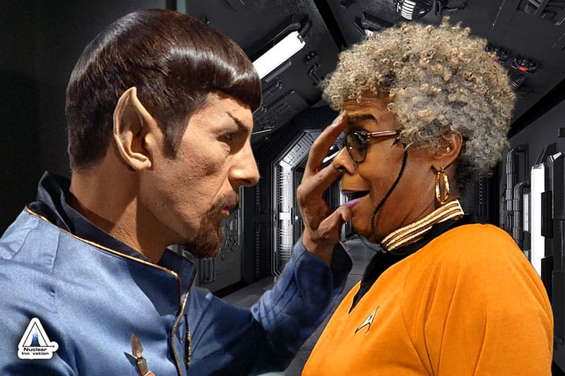 Baltimore green screen photo booth for Excelon Energy A participant "joins" Spock on deck for the famous Mind Meld scene. The participant replaces McCoy in this geeky Baltimore green screen photo booth.