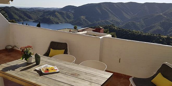 Penthouse Amazing Views. Istán