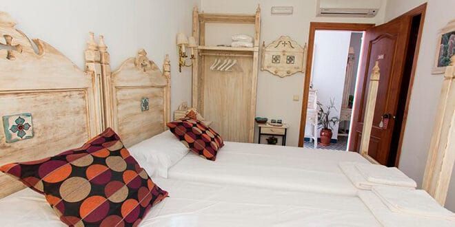 Hostal Restaurante La Plaza Tolox