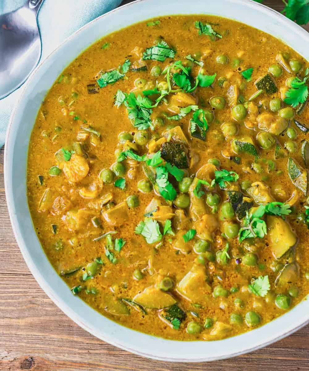 Zucchini and Green Peas Coconut Curry