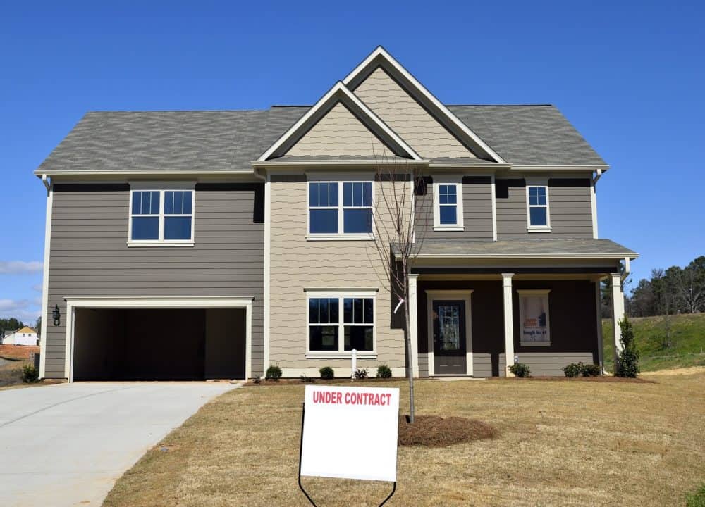 Use an estate app to prospect customer to snatch up that next property - OnSpot Social App