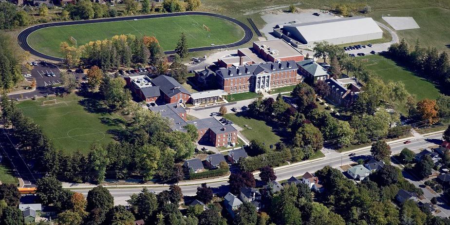 Khuôn viên rộng lớn & đầy đủ tiện ích của Pickering College truong-trung-hoc-tu-thuc-cao-cap-pickering-college