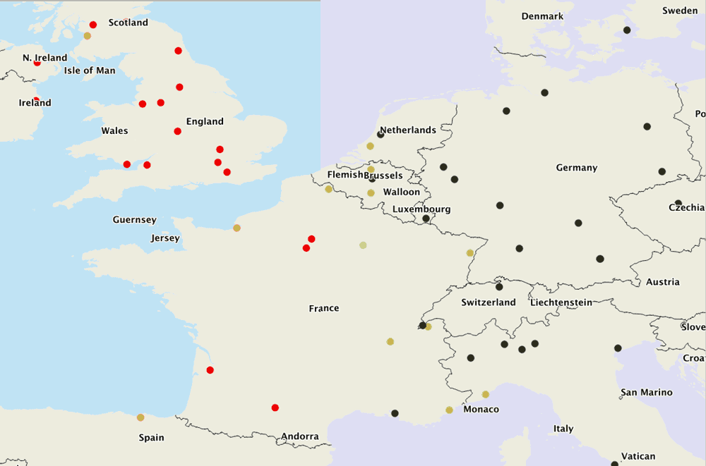The left side of the map shows the original color selections. The right side shows the simulated color blind preview mode in QGIS.
