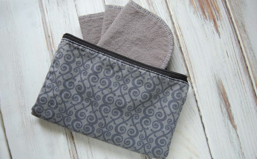How to Use Cloth Wipes