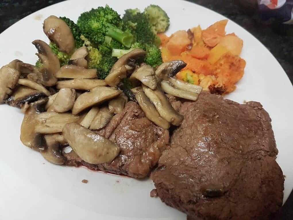 Steak with mushroom and vegetables