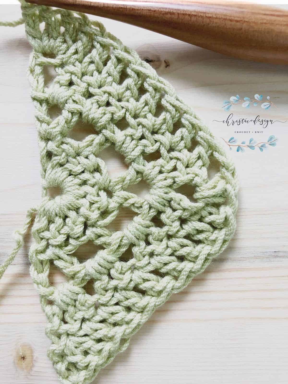 picture of crochet triangle shawl free pattern row 4 tutorial