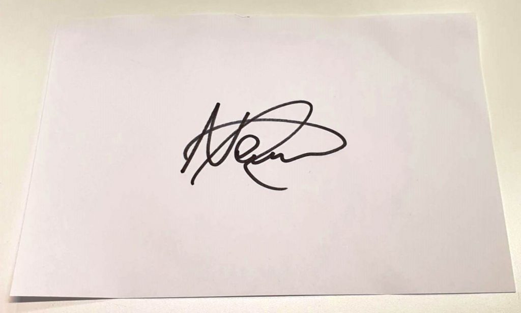Firma con trazo más grueso