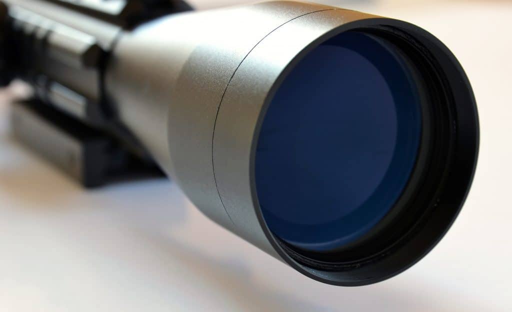 Large objective for low-light environments