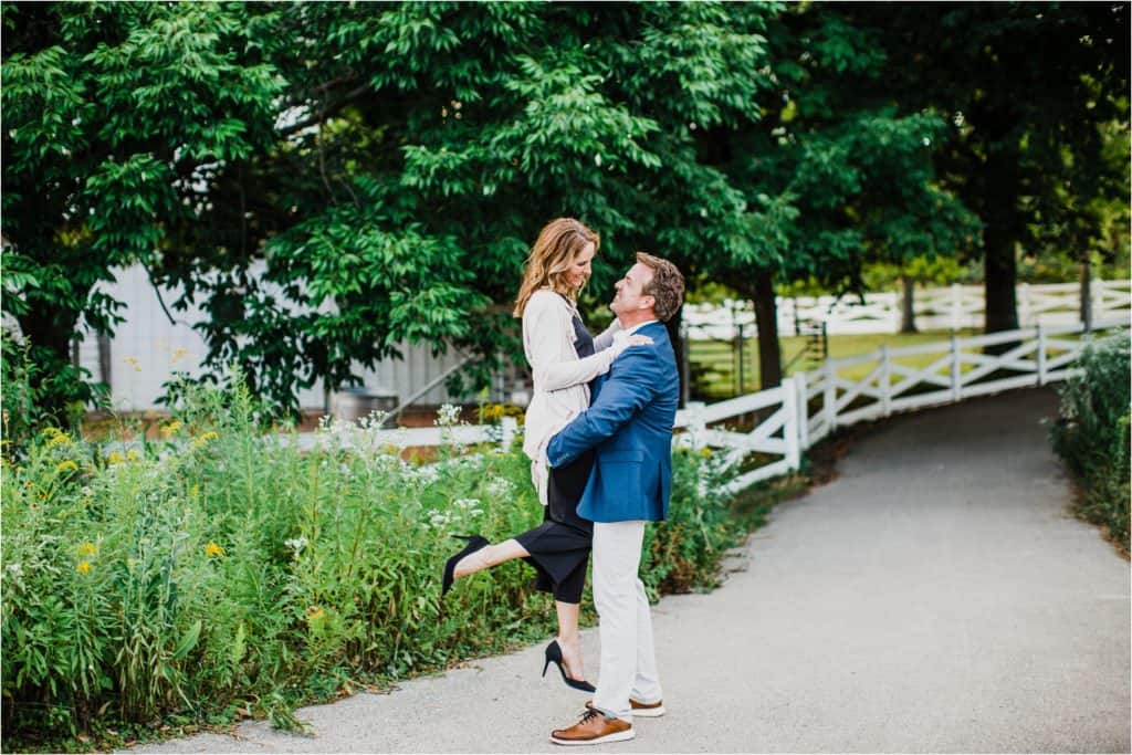 engagement pictures posing ideas