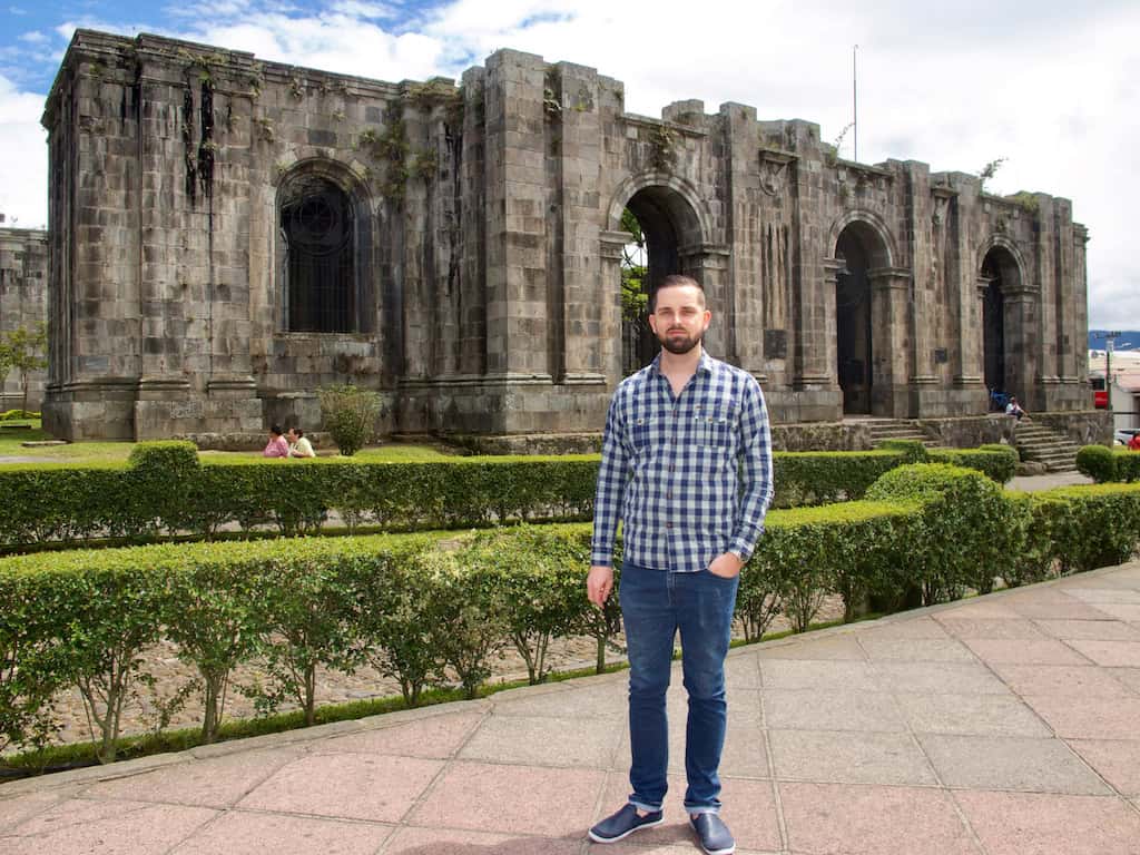 Auswandern nach CostaRica: Marc bei den Ruinas in Cartago