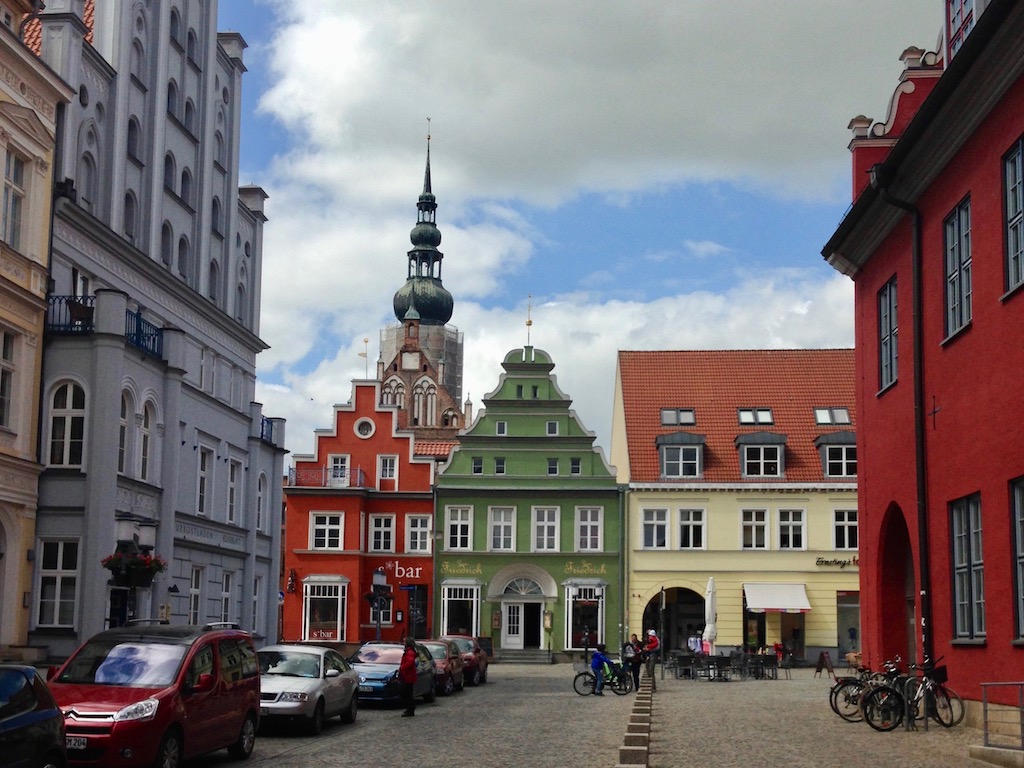Greifswald Sehenswürdigkeiten: Dom hinterm Fischmarkt