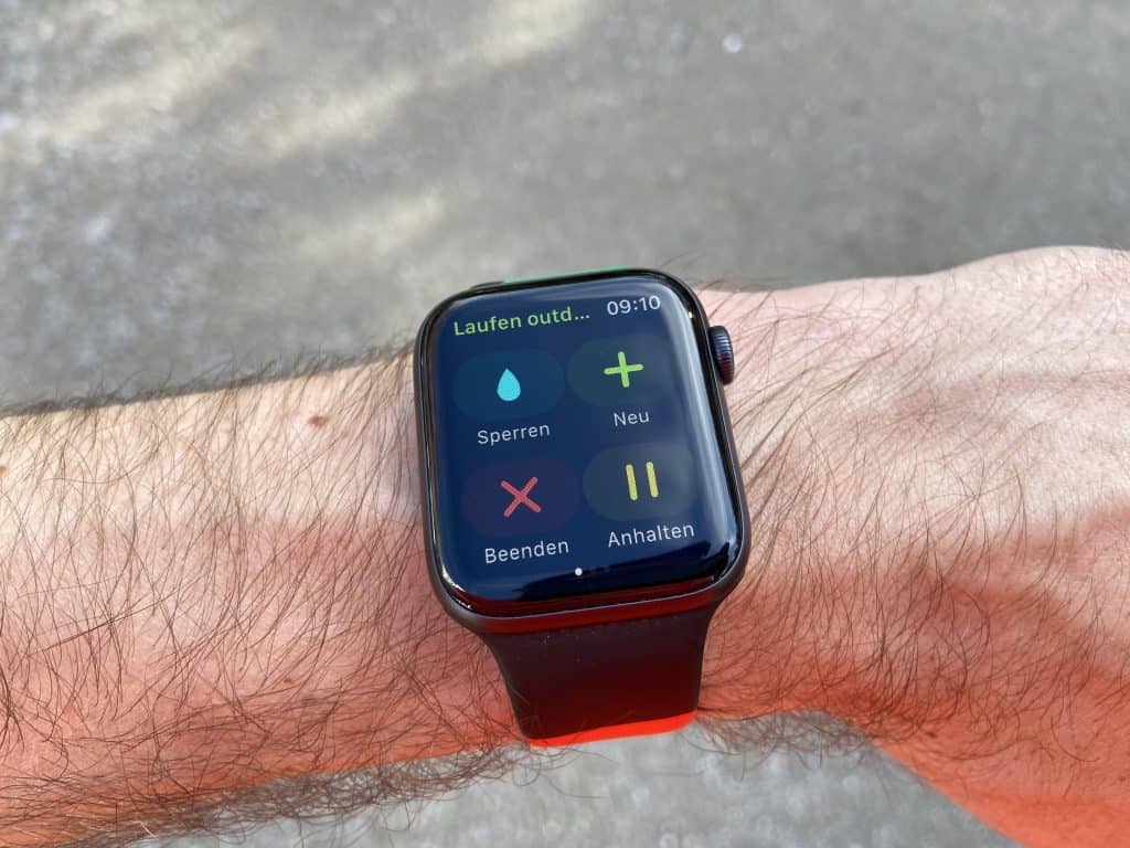 Apple Watch Series 6 im Sportmodus