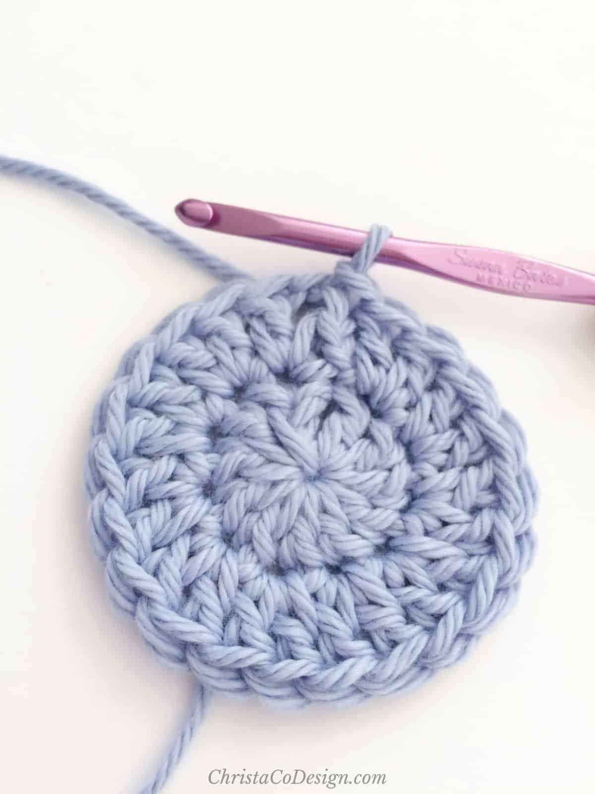 picture of blue crochet circle in the round