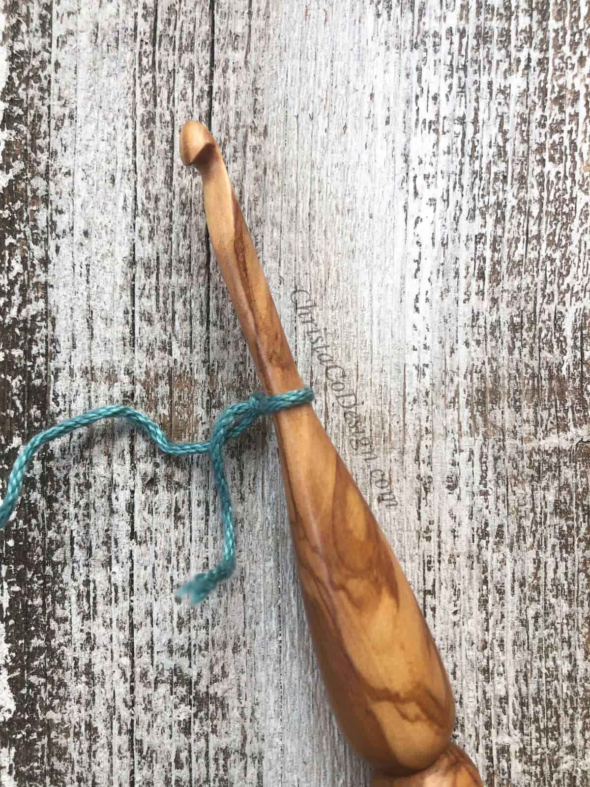 picture of wooden hook with slip knot