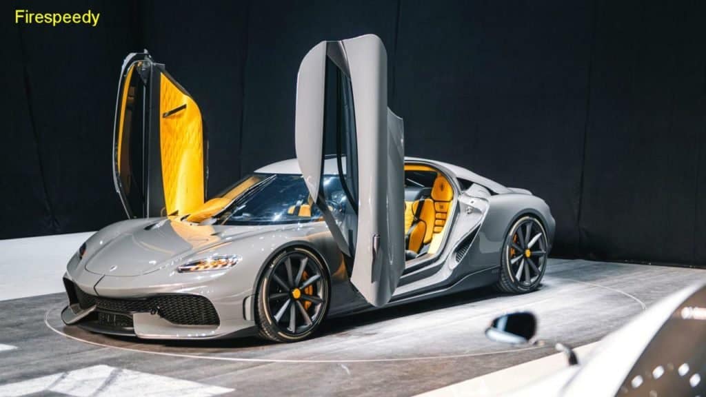 Koenigsegg Gemera | First 4 Seater Hybrid Sports Car (2020)