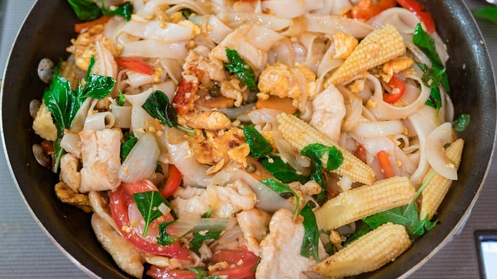 Pad Kee Mao Recipe (ผัดขี้เมา)