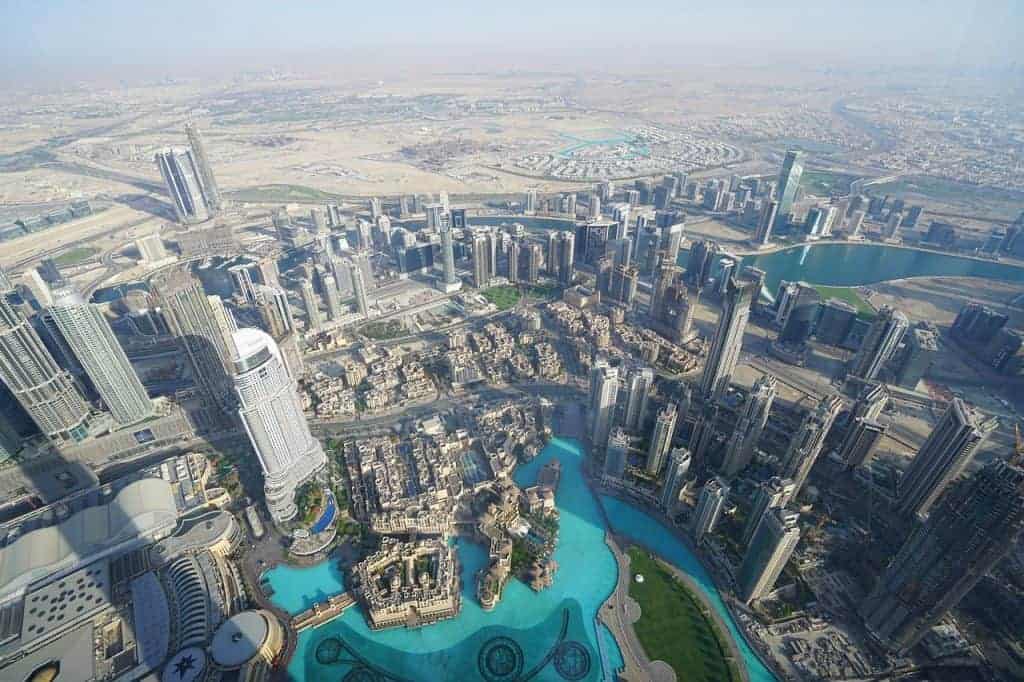 Aussicht vom Burj Khalifa - das höchste Gebäude der Welt Aussicht vom Burj Khalifa - das höchste Gebäude der Welt