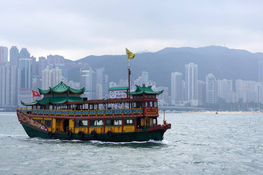 Kai Tak & Noon Day Gun in zwei Stunden mit einer Bootstour erkunden Kai Tak & Noon Day Gun in zwei Stunden mit einer Bootstour erkunden