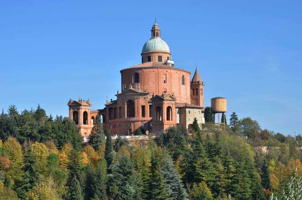 Sanctury das Wahrzeichen der Hauptstadt Emilia-Romagna Sanctury das Wahrzeichen der Hauptstadt Emilia-Romagna