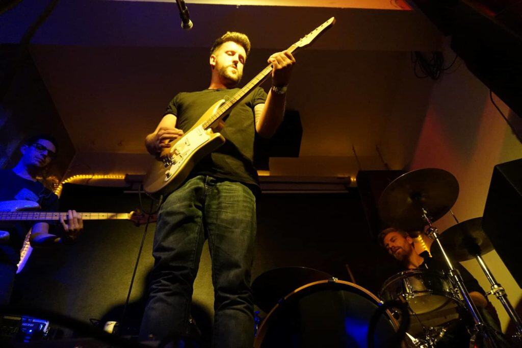 simonfirst beim Konzert im Keller des Standard.