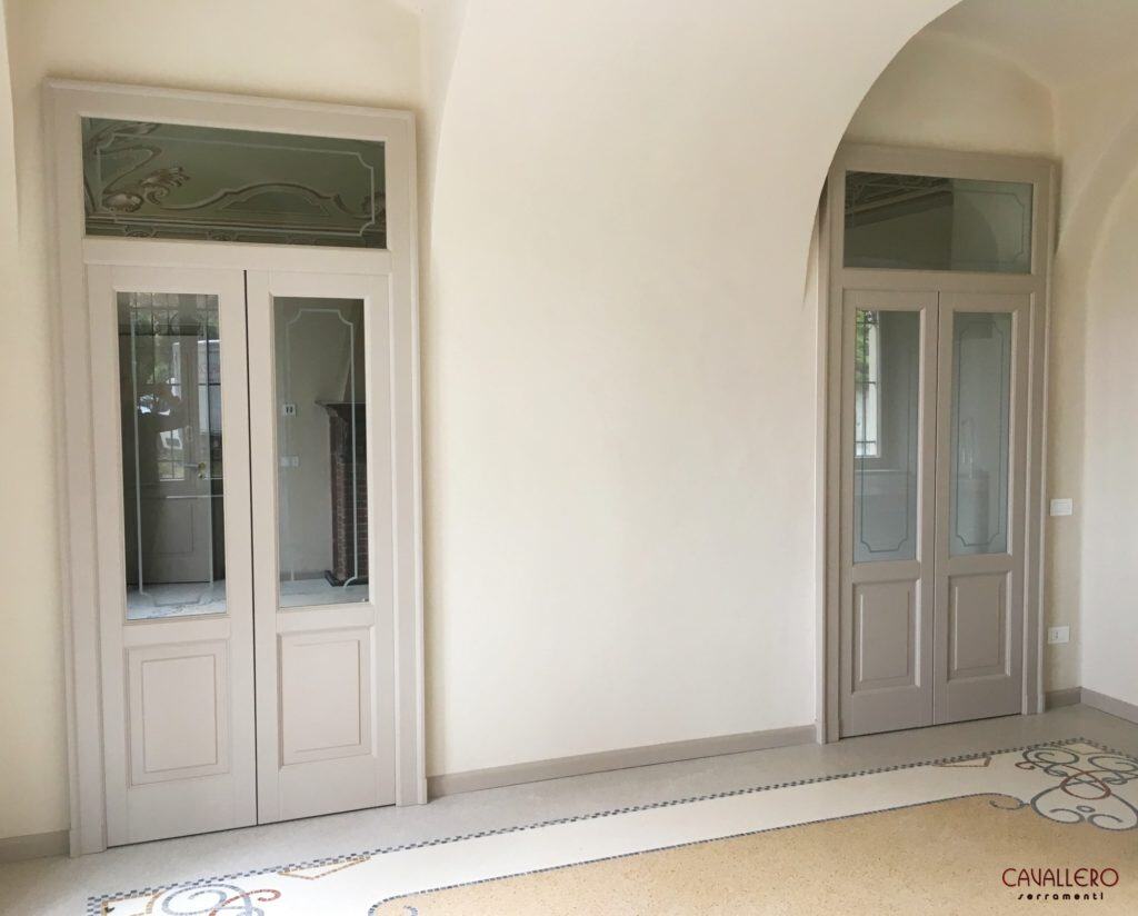 Porte interne in legno con vetro inciso, con chiambrana