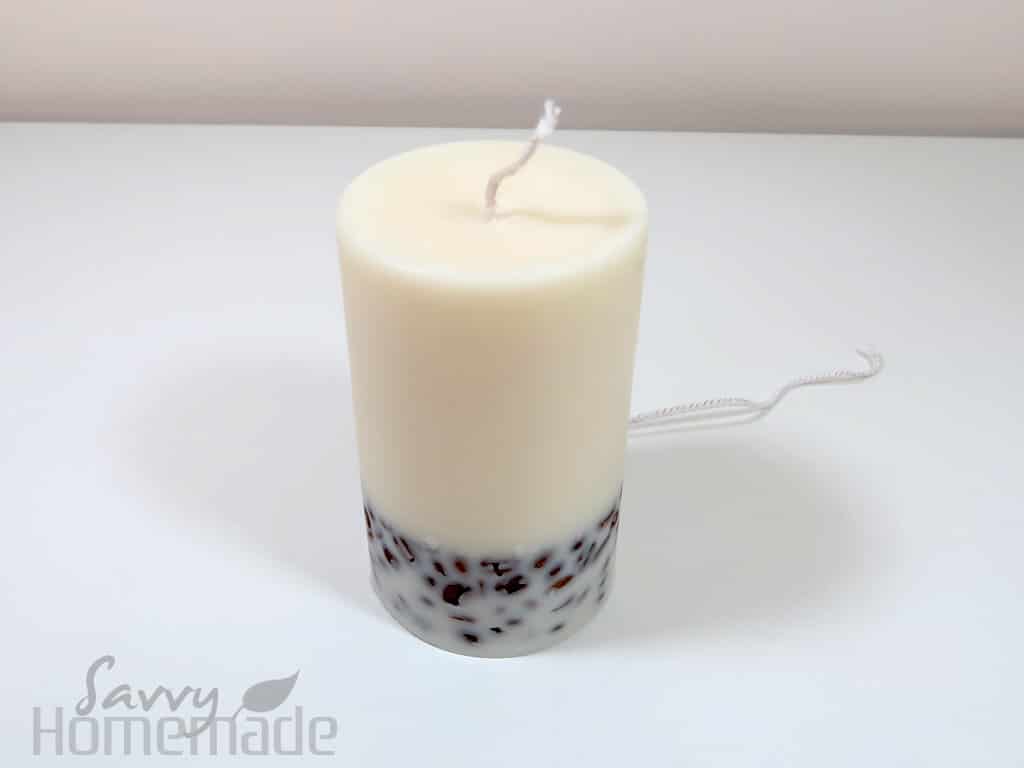 how to make diy coffee bean candle step 9: Carefully remove from the mold