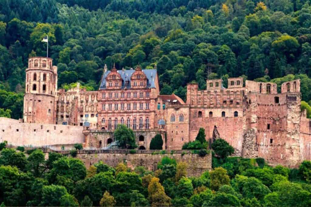 Heidelburg Castle - The best Fairytale castles in Southern Germany. Here's our guide to help you choose the best castles in southern Germany to visit on your Germany road trip. Here are our favourite castles in southern Germany! #castles #germany #wanderingbird #southerngermany #roadtrip #fairytale #castle #burg #cochem