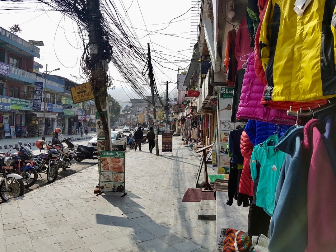 Pokhara Nepal: Flaniermeile Lakeside Road