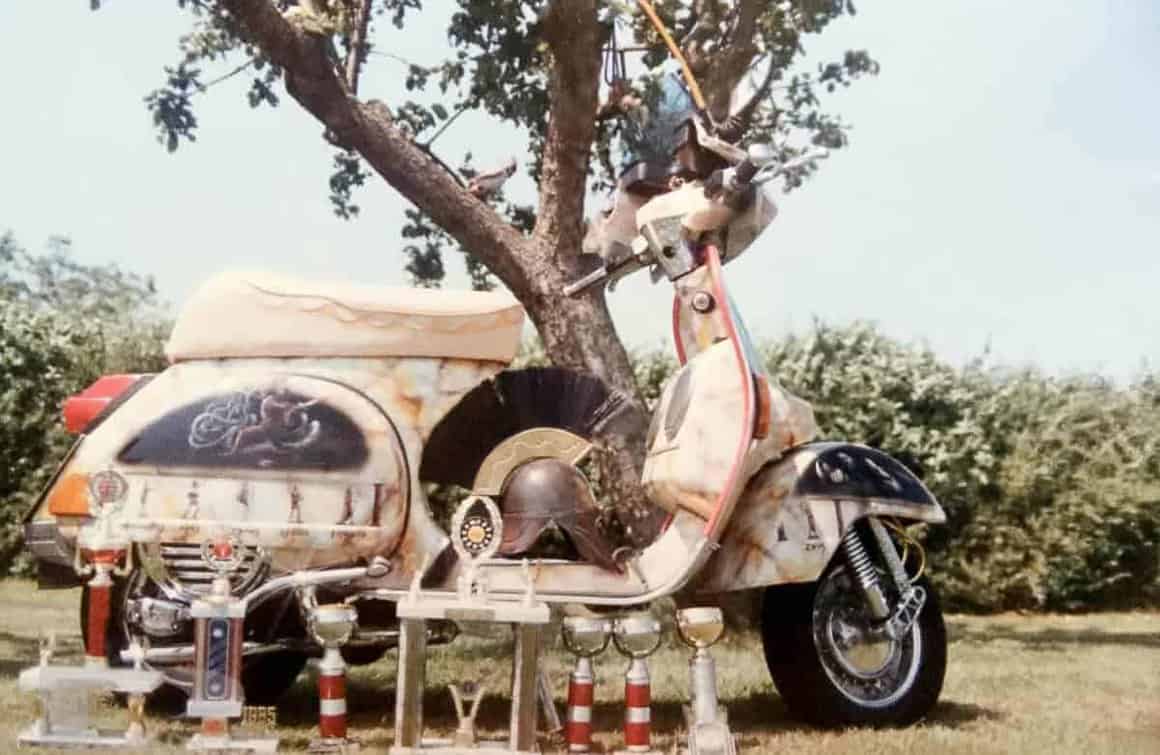 Vespa-custom-scooter-chariot-of-gods-with-awards Vespa-custom-scooter-chariot-of-gods-with-awards