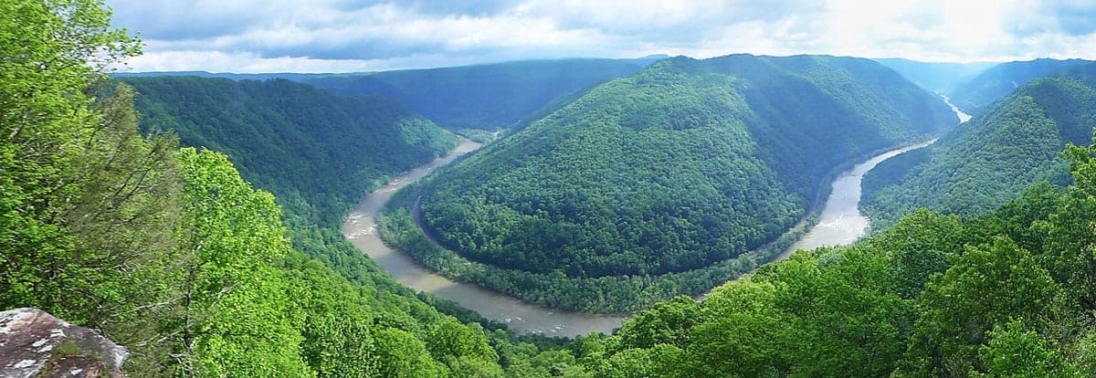 The horseshoe bend in the New River from one of the overlooks along the Grandview Rim Trail. Photo: NPS /Kevin Daley, public domain.