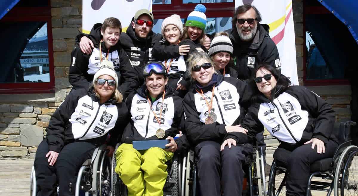 Los integrantes del Equipo Fundación También Competición Esquí & Snowboard Adaptado.
