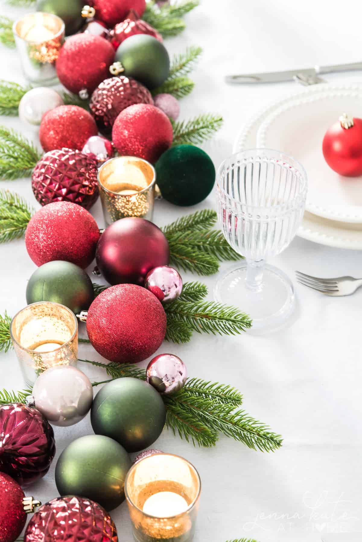 Christmas ornaments on the table make a perfect last minute table setting
