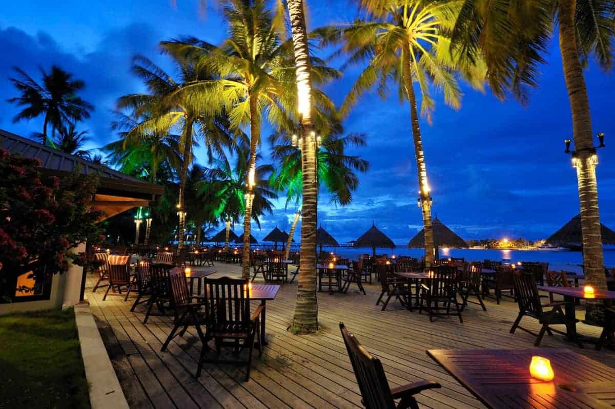 Main Bar on Sun Island