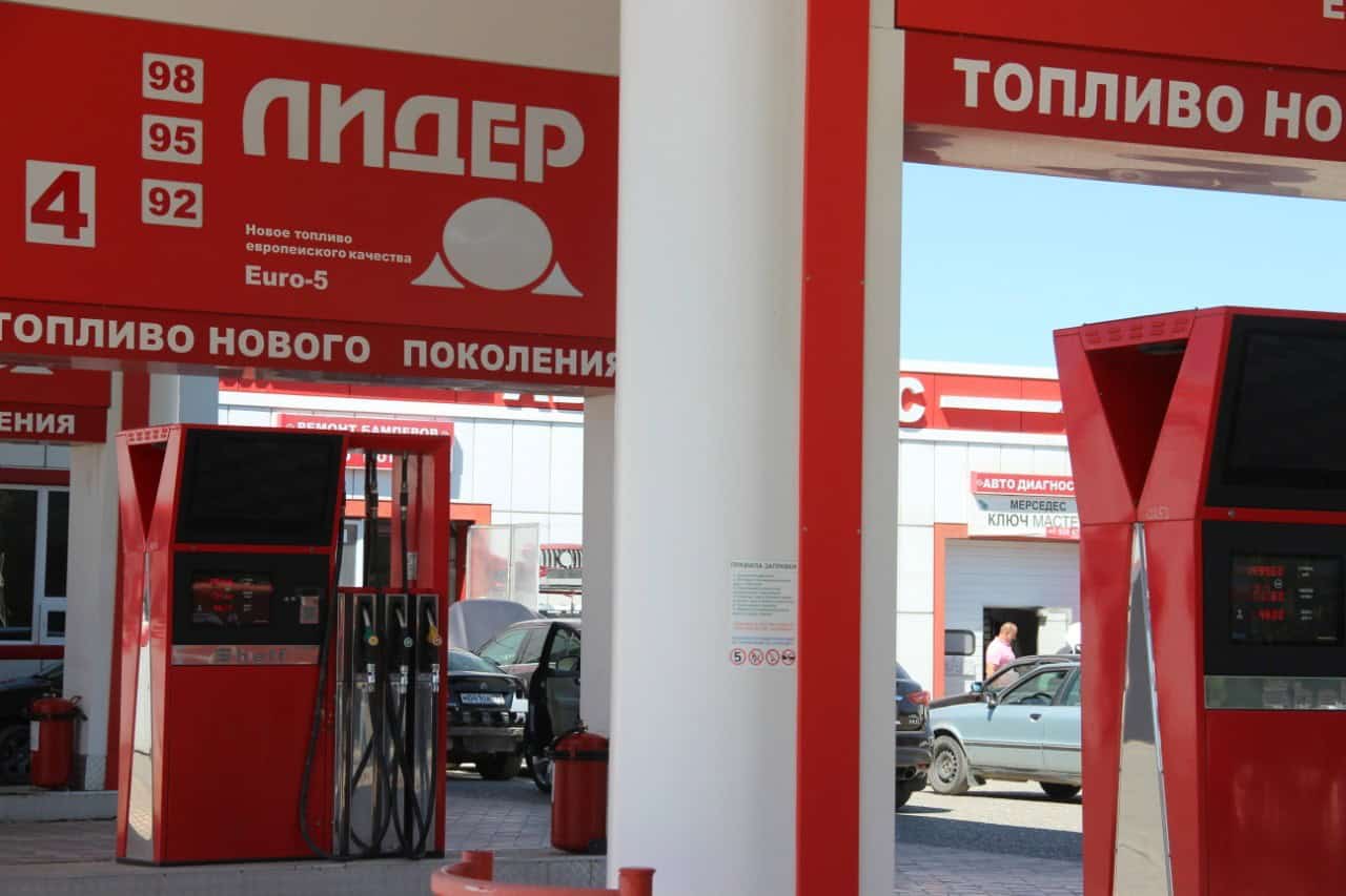 Заправки Грозного обязали ввести безналичный расчет