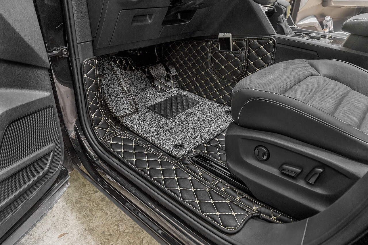 How to clean cloth car seats: Interior of driver's side