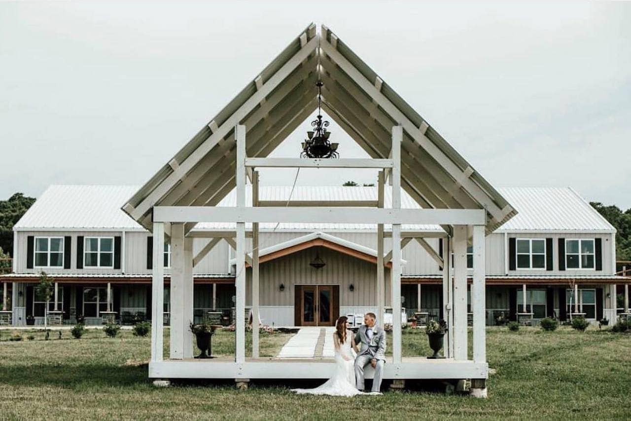 Deer Ridge Barn - Kansas City Wedding