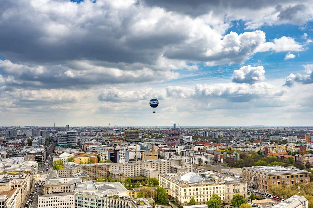 Panorama Bild der Millionen Metropole Flug Luxemburg - Berlin Panorama Bild der Millionen Metropole Flug Luxemburg - Berlin