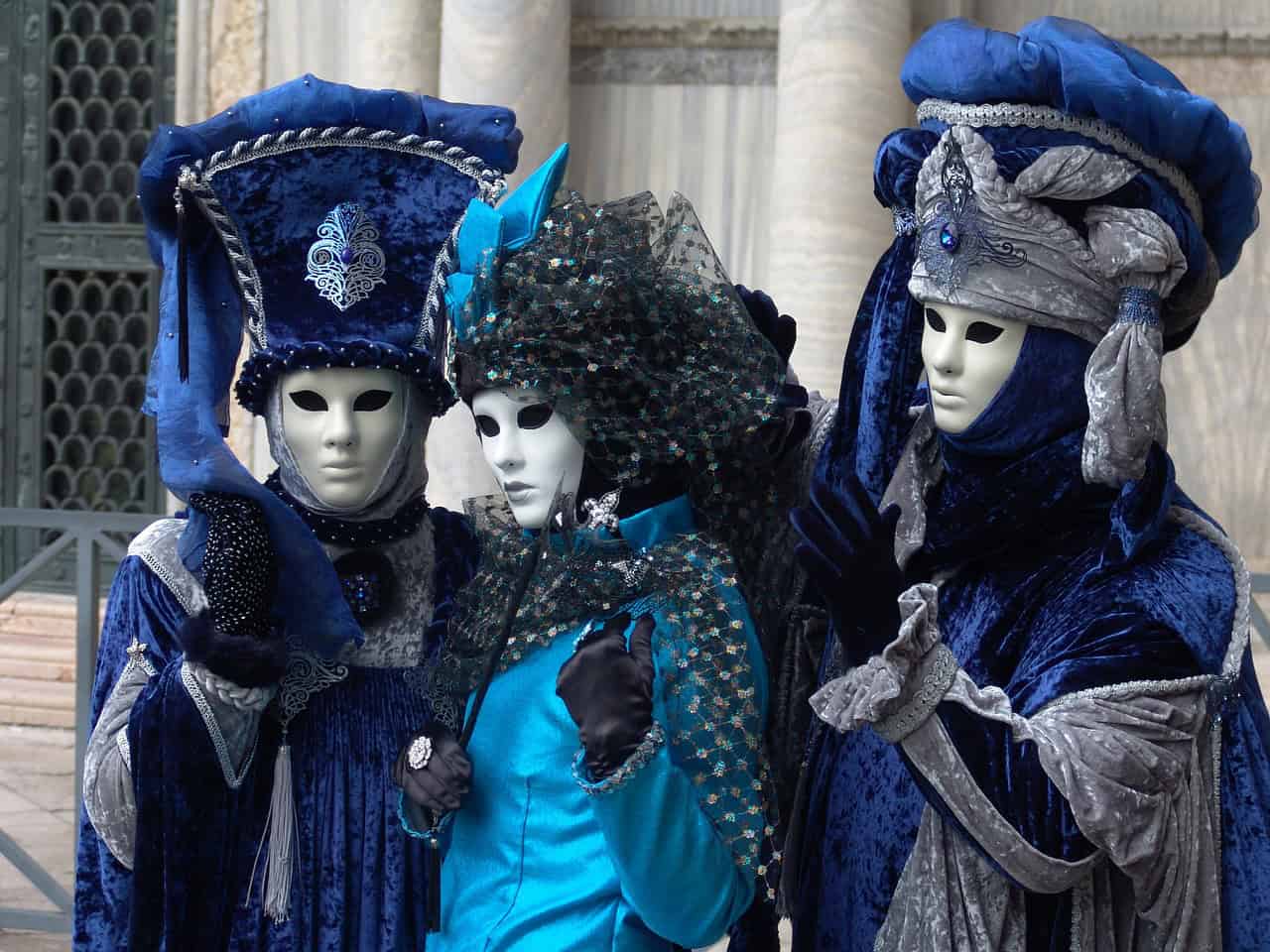 Bist du bereit dieses Jahr Fastnacht nicht in deinem Dorf zu feiern Bist du bereit dieses Jahr Fastnacht nicht in deinem Dorf zu feiern