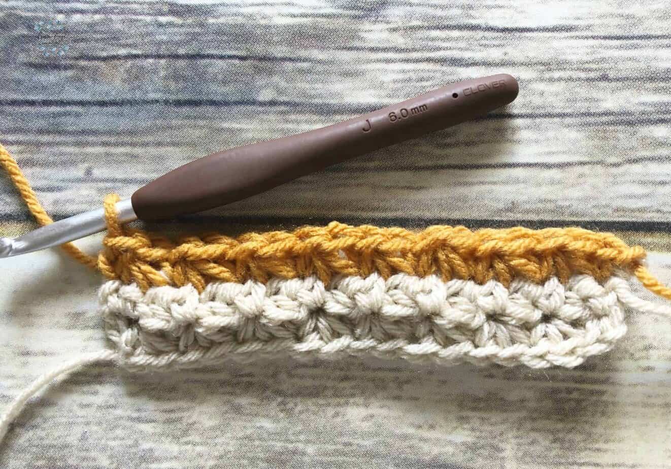 picture of row 3 in gold yarn contrast