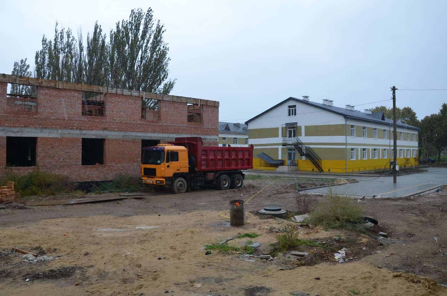 Казарма поліпшеного планування у ППД 28 оМБр яку зводив недобросовісний будівельник