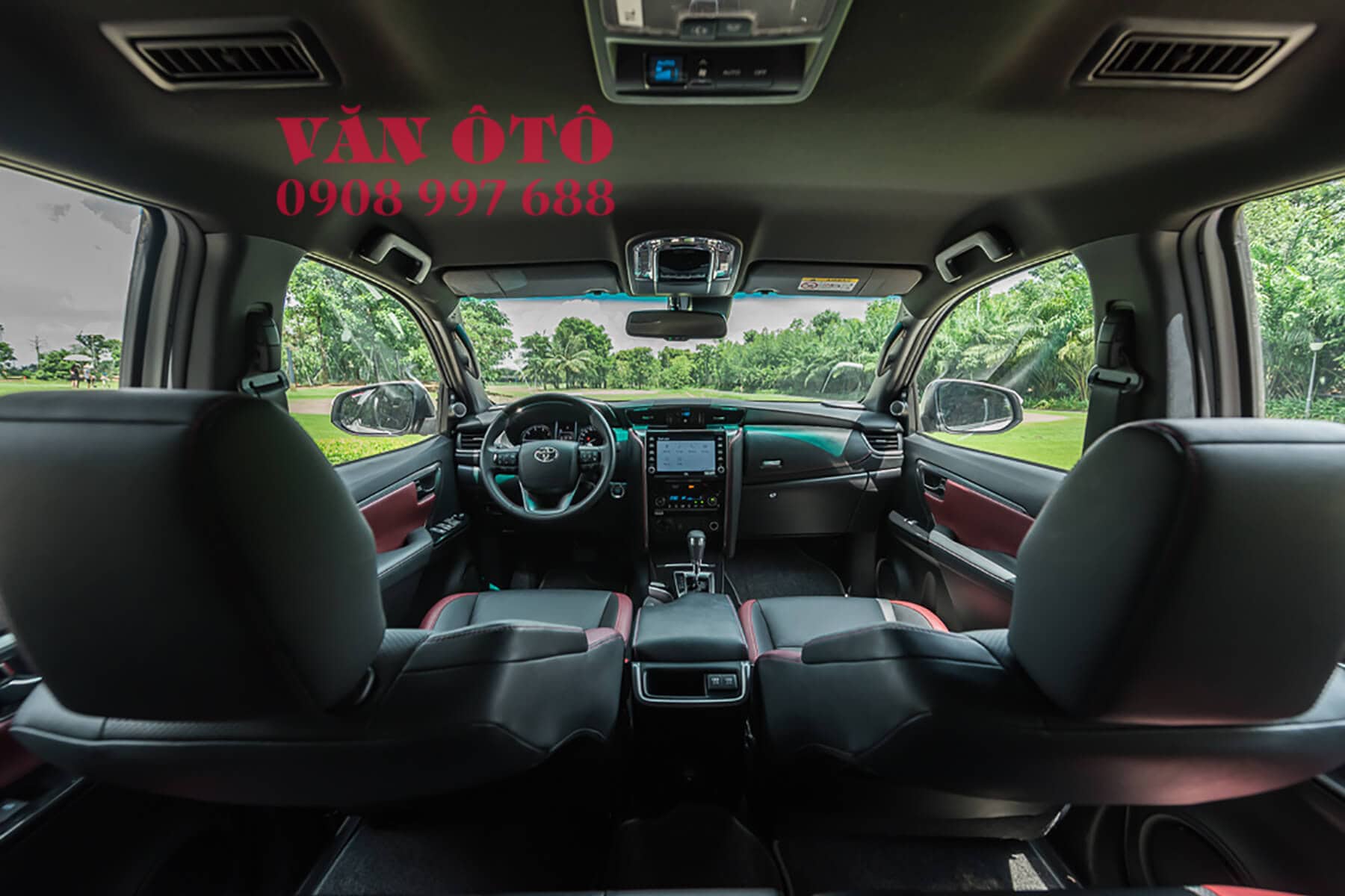 Tổng quan Khoang nội thất Fortuner 2020