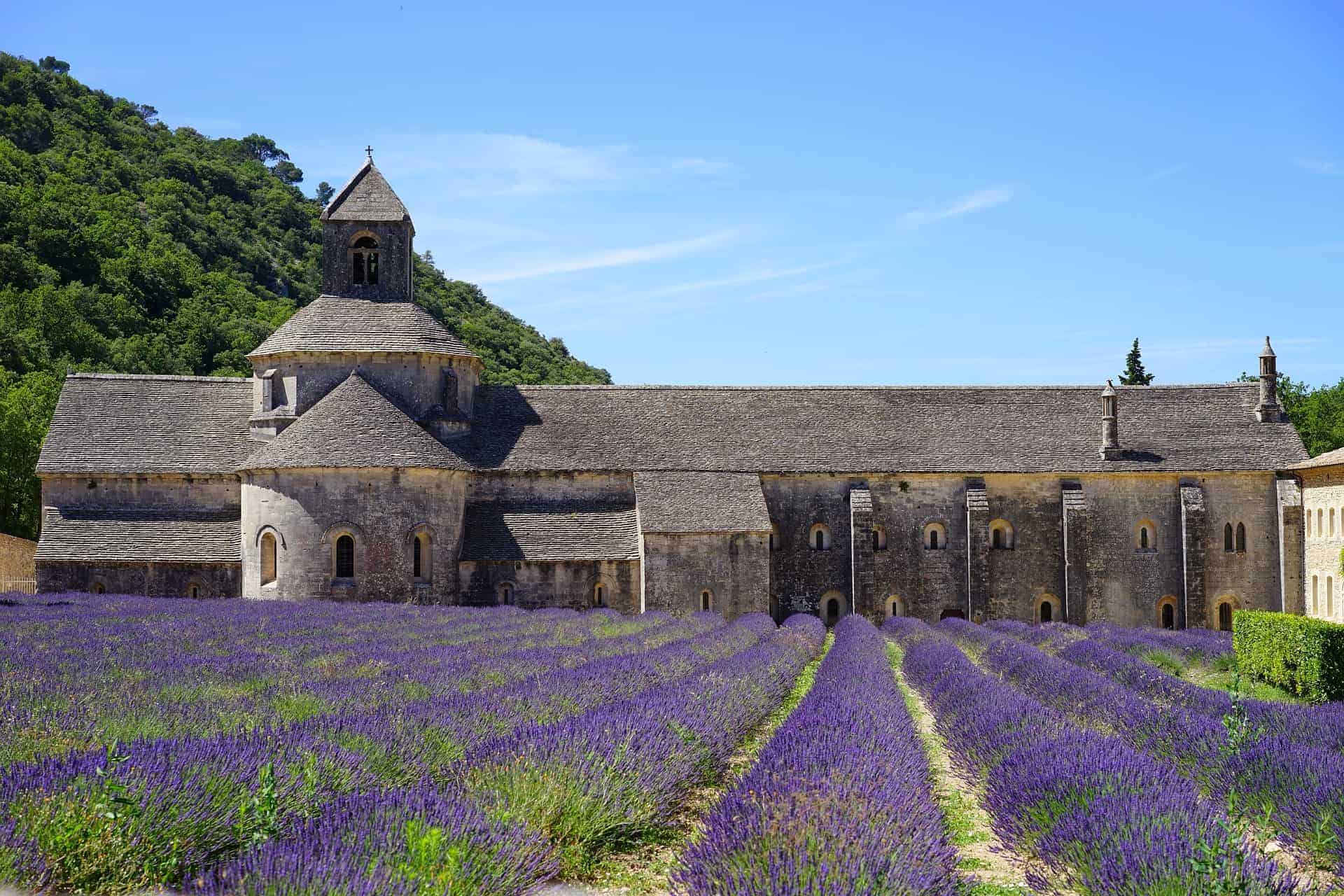 Notre-Dame de Sénanque Abbey, Lavender fields Valensole Plateau in Provence, lavender fields France, Valensole France, lavender fields france season, best time to visit lavender fields france, Notre-Dame de Sénanque Abbey
