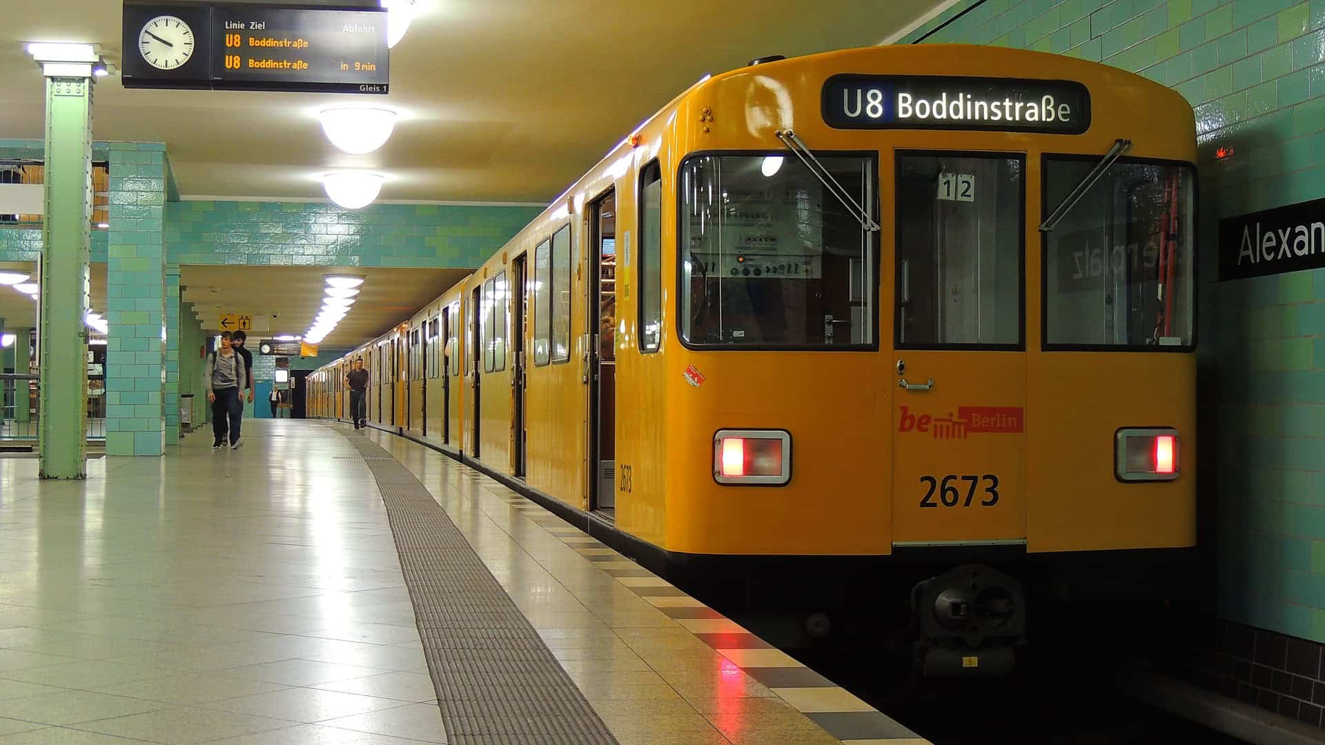 Mit der Ubahn von A nach B kommen - Haltestelle Alexanderplatz Mit der Ubahn von A nach B kommen - Haltestelle Alexanderplatz