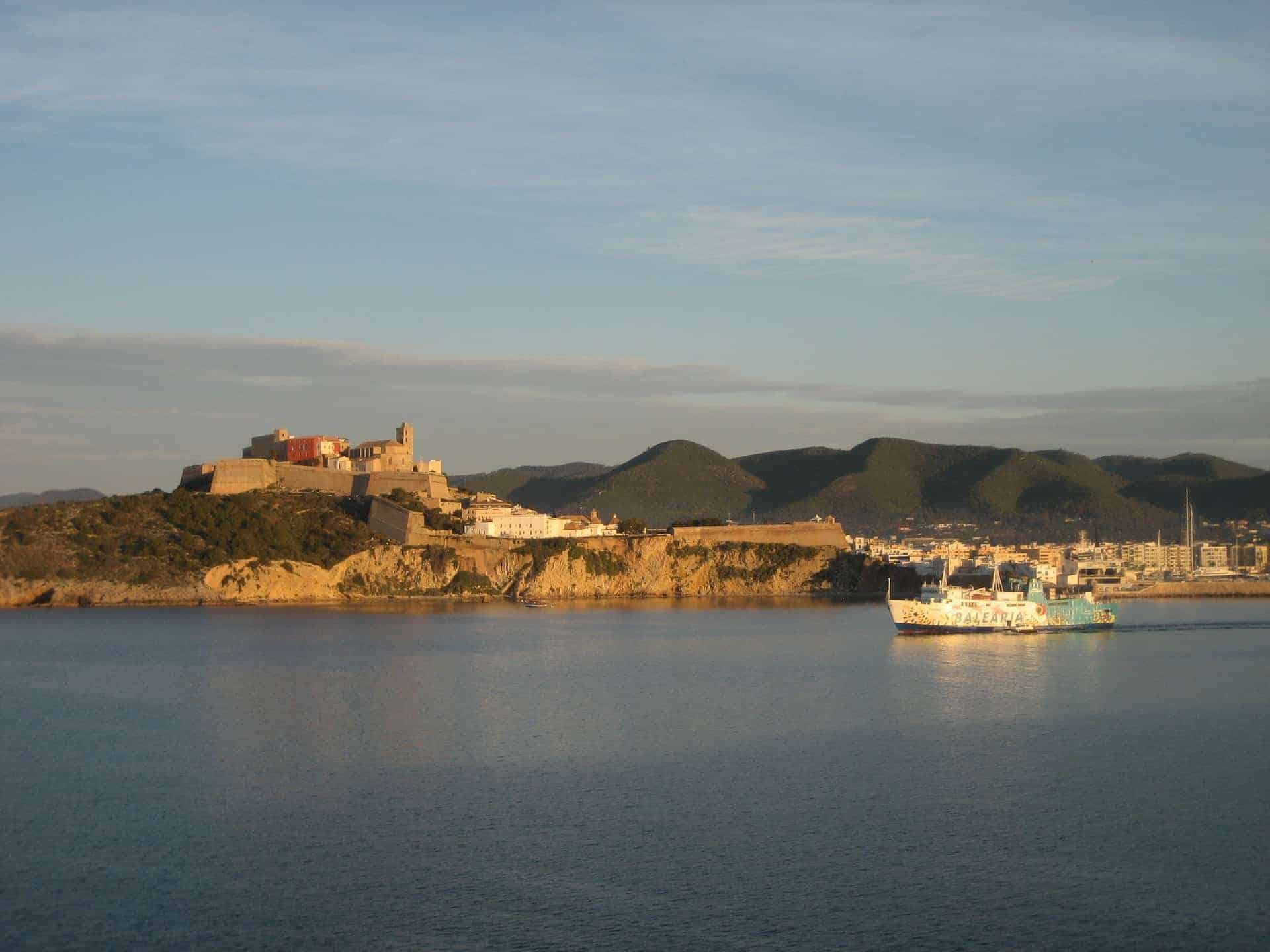 Altstadt von Ibiza erleben mit Lastminute Flug Altstadt von Ibiza erleben mit Lastminute Flug