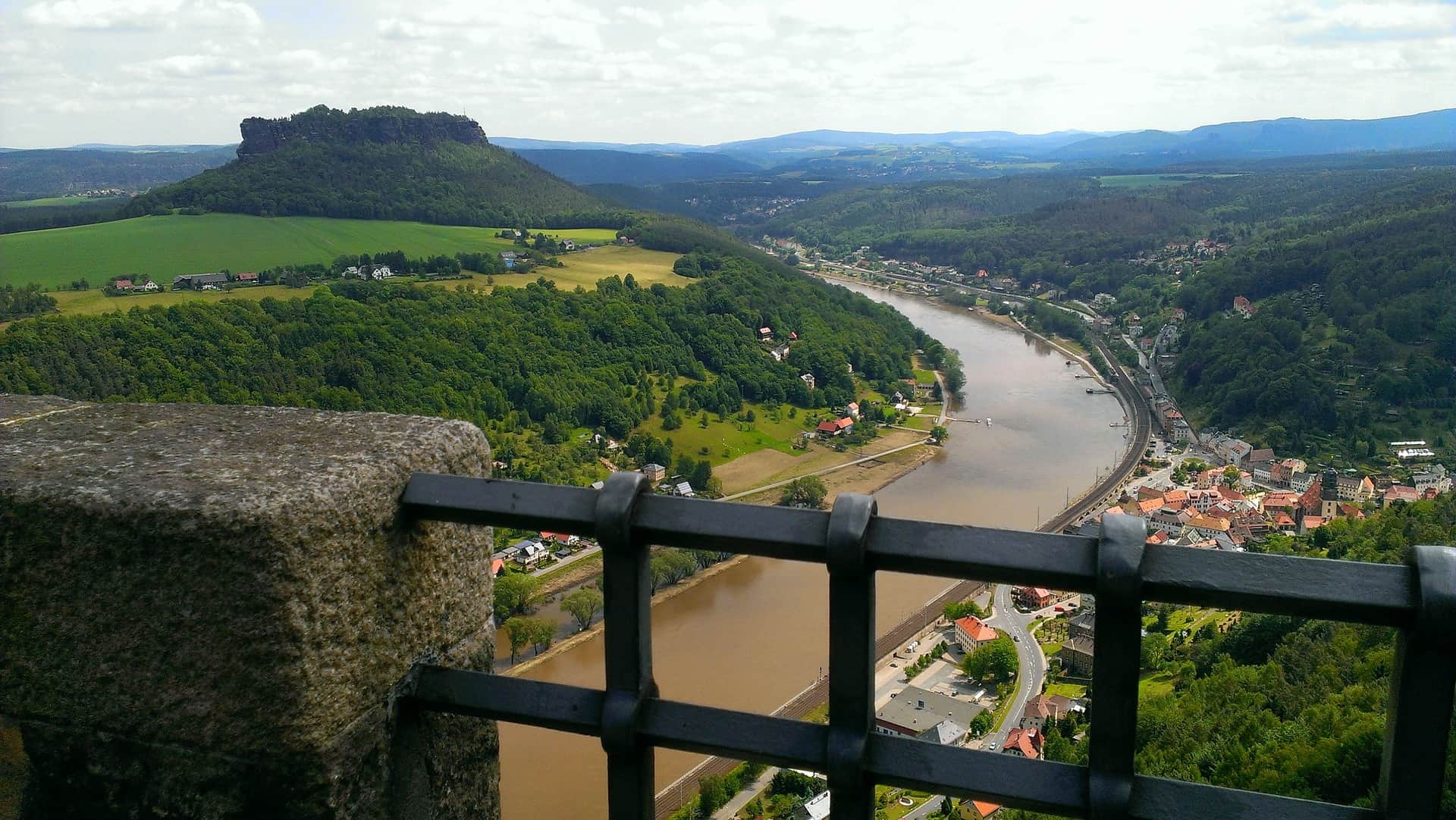 Die Elbe von der schönsten Seite - Städtereisen Königstein Die Elbe von der schönsten Seite - Städtereisen Königstein